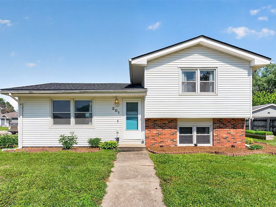 201 22nd Ave SW, Altoona, Iowa &mdash; sold by Michele Nyheim